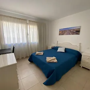 In A Shared In The Centre Of En Piso Compartido Homestay Corralejo